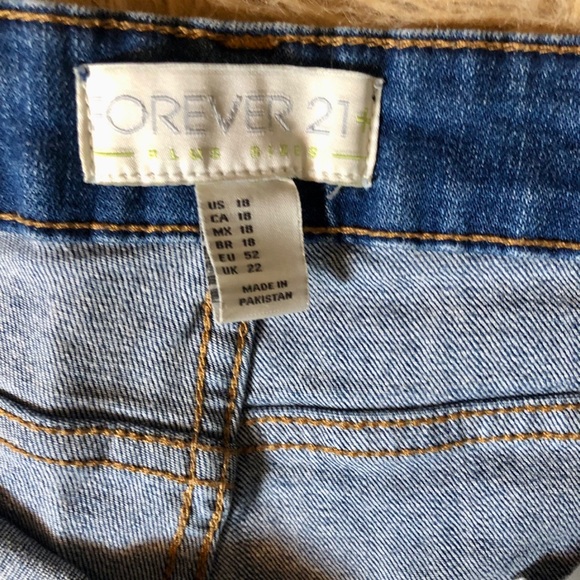 Cute Plus Cut-Off Forever 21 Denim Jean Shorts - Picture 5 of 7